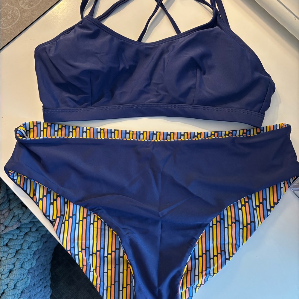 Cupshe Stylish Blue and Multicolor Women's Swim Set (Bottoms Reversible) M/L